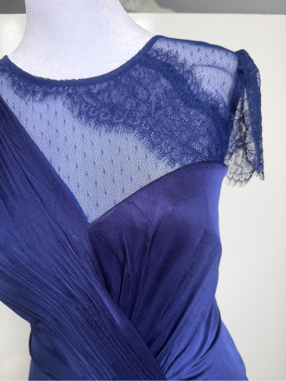 BCBGMAXAZRIA Navy Blue Lace Illusion Ruched Sheath Cocktail Dress S - Picture 12 of 12